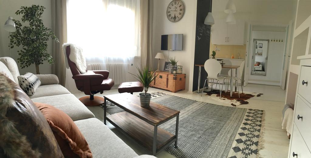 Standard Apartment by Hi5 - Károly 23 Budapest Esterno foto