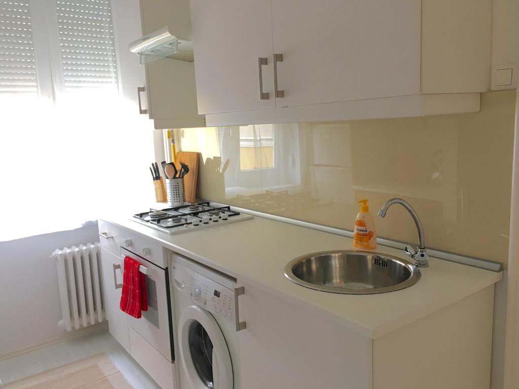 Standard Apartment by Hi5 - Károly 23 Budapest Esterno foto